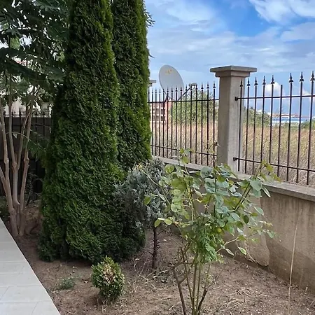 Forest&sea With Patio Apartment